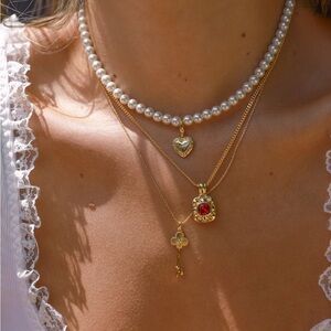 Oomiay Gold Pendant Necklace with Gemstone